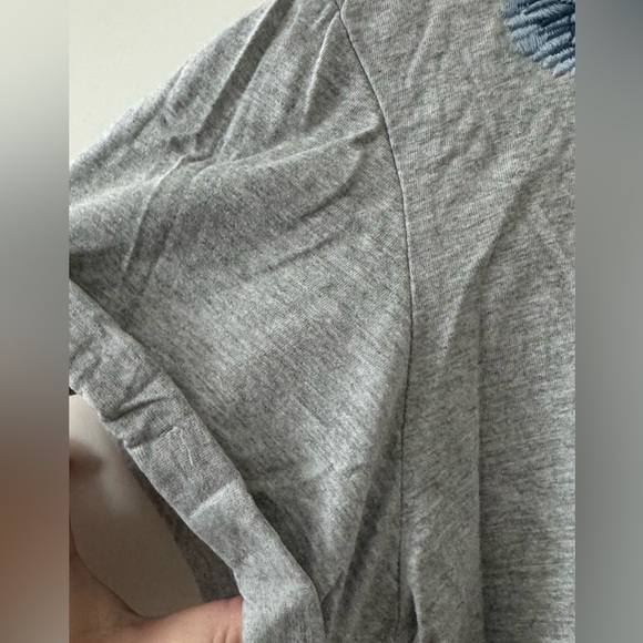 Women’s gray shirt with embroidery detail. Size S. Boutique top. Barely worn! - Picture 4 of 6